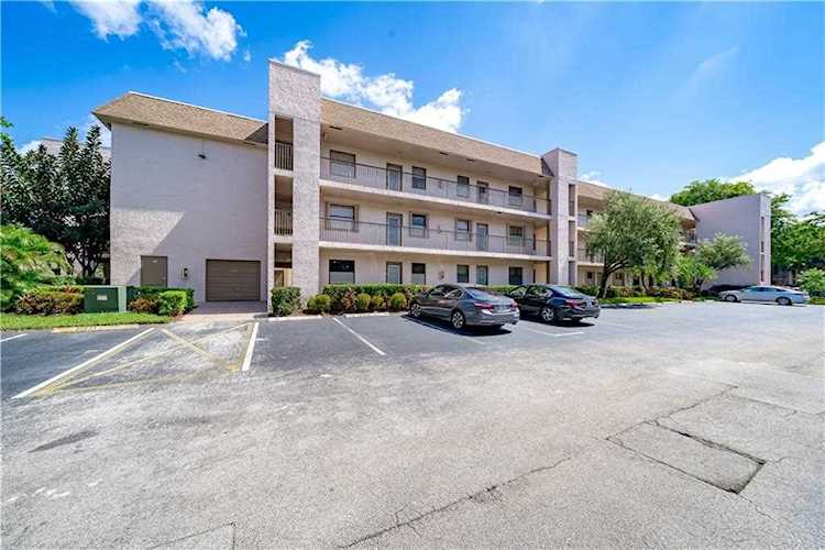 10332 Sunrise Lakes Blvd #107 Sunrise, FL 33322