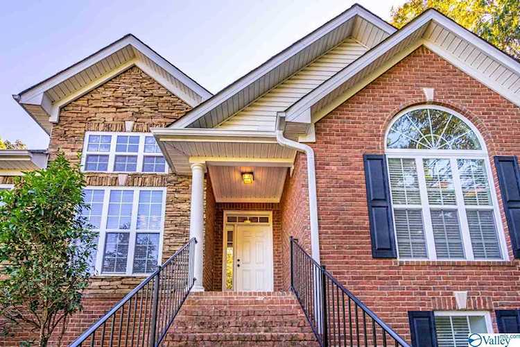 1108 Summerwood Circle Huntsville, AL 35803