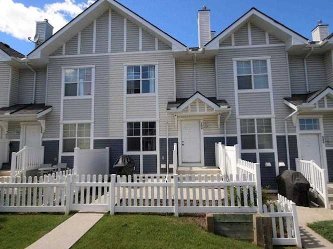 3238 New Brighton Gardens SE Calgary, AB T2Z 0A3