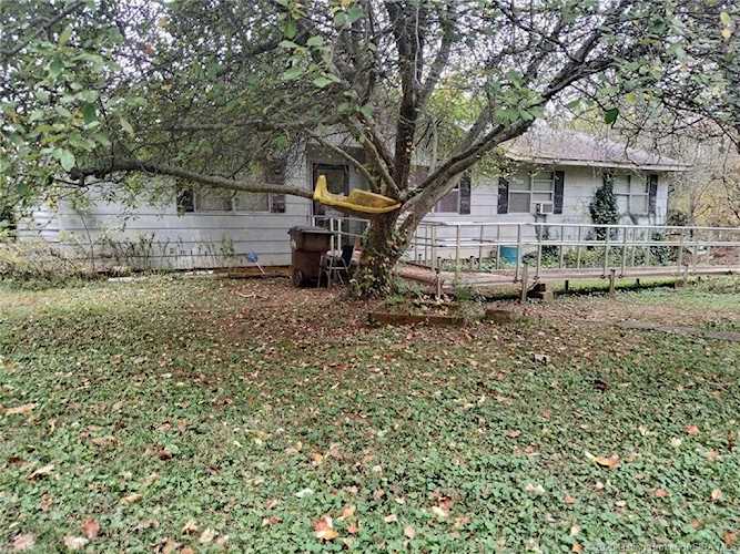 12175 Lee Ln NE Palmyra, IN 47164