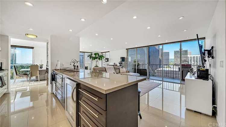 2160 E Century Park #1512 Los Angeles, CA 90067