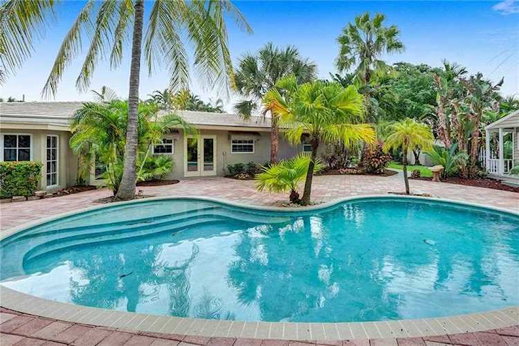 1652 NE 39th St Oakland Park, FL 33334