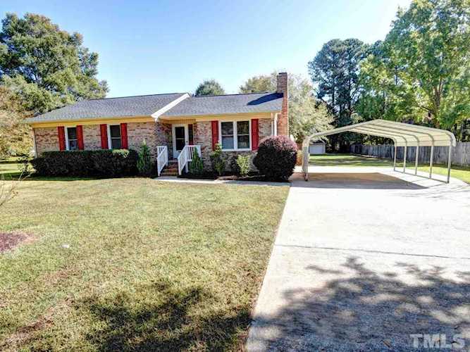 2015 Cardinal Acres Road Clayton, NC 27520