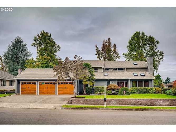 8308 NE 69th St Vancouver, WA 98662
