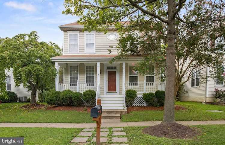43392 Edgewater St Chantilly, VA 20152