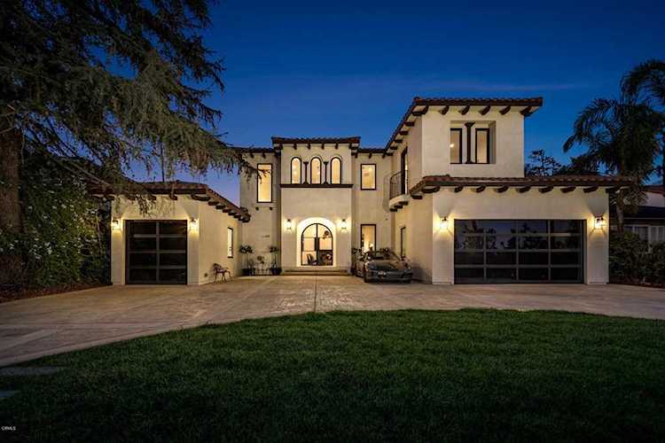 1479 New York Drive Altadena, CA 91001
