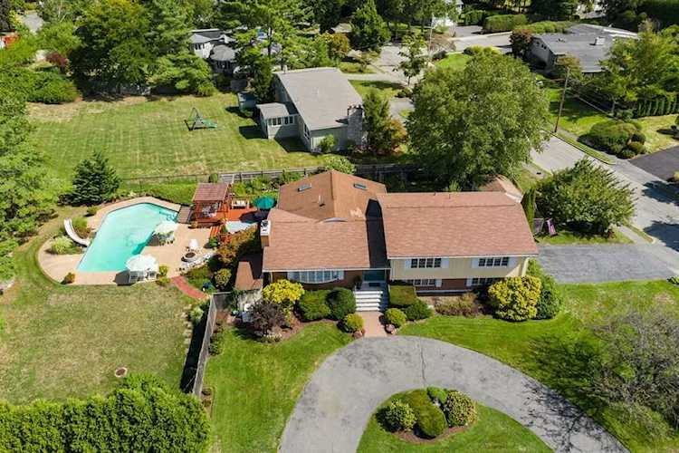 75 Rachel Rd Newton, MA 02459
