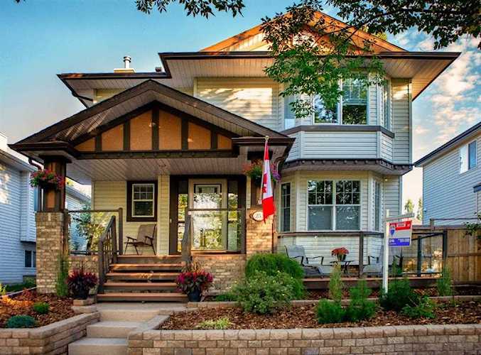 253 Inverness Park SE Calgary, AB T2Z 3K7