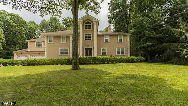 936 Valley Rd Watchung Boro, NJ 07069