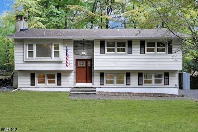 8 Old Stagecoach Rd Byram Twp., NJ 07821