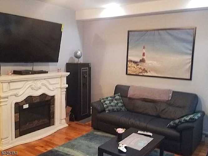 231 Pine St Elizabeth City, NJ 07206