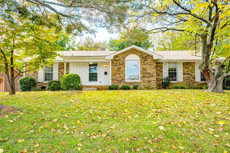 122 Susan Dr Hendersonville, TN 37075