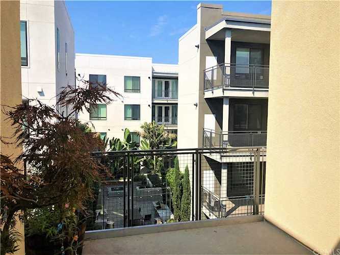 203 Bowery Irvine, CA 92612