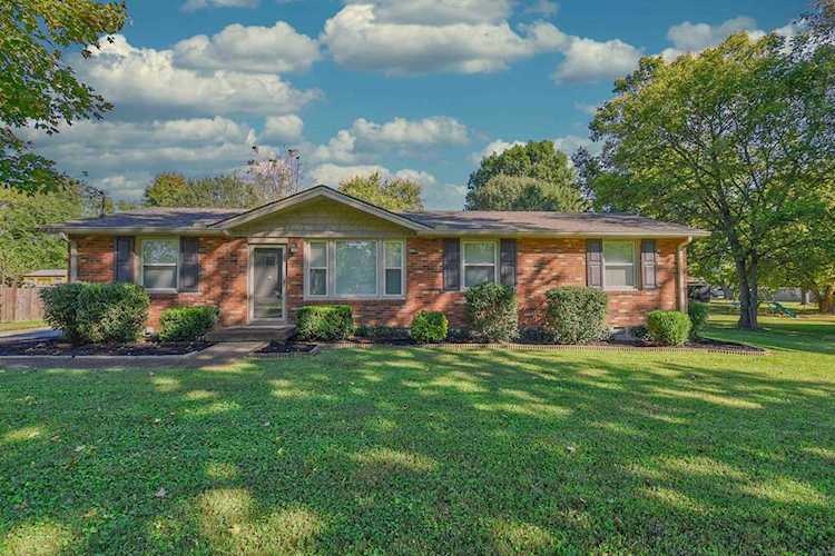 122 Luna Ln Hendersonville, TN 37075