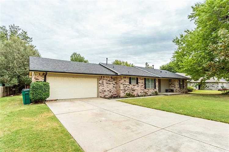 1424 N Valley View Dr Oklahoma City, OK 73127