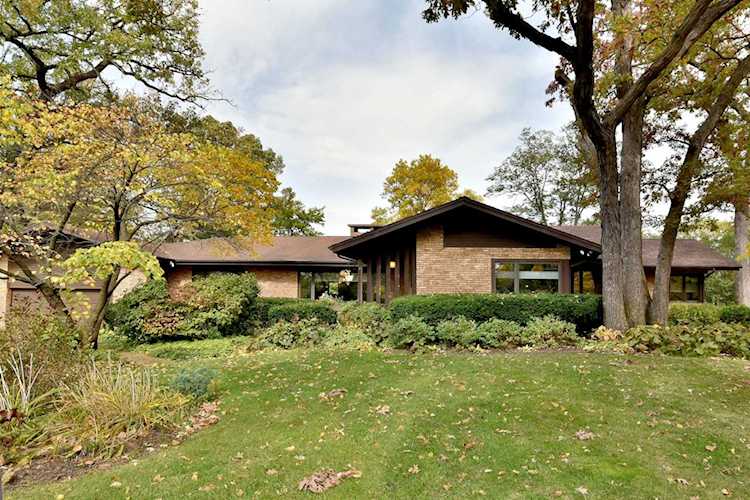 6457 Blackhawk Trl Indian Head Park, IL 60525