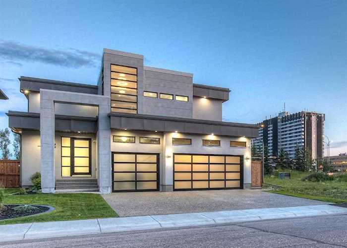 102 Malibou Rd Calgary, AB T2V 1X4