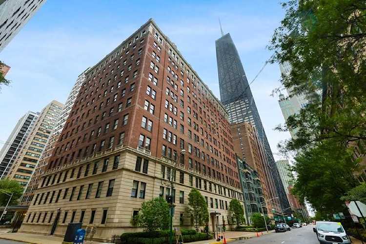 227 E Delaware Place #5D Chicago, IL 60611