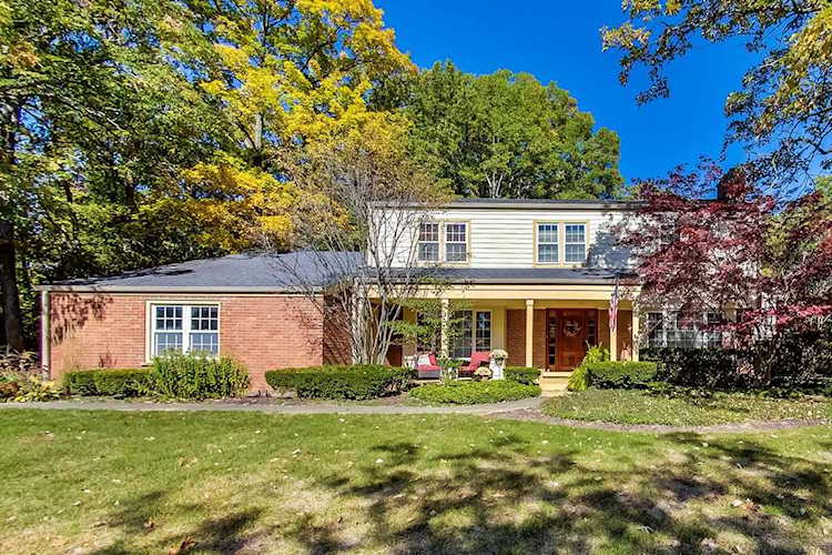 22 Dukes Ln Lincolnshire, IL 60069