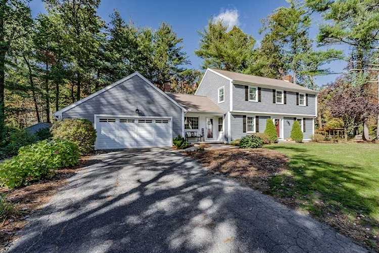 5 Blueberry Hill Rd Wilbraham, MA 01095