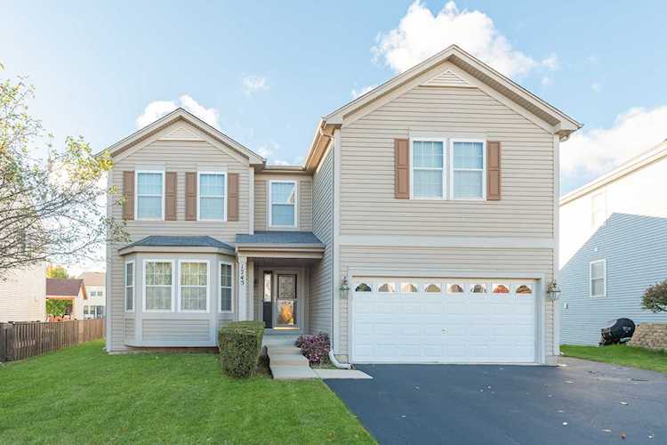 1745 Stonegate Dr Montgomery, IL 60538