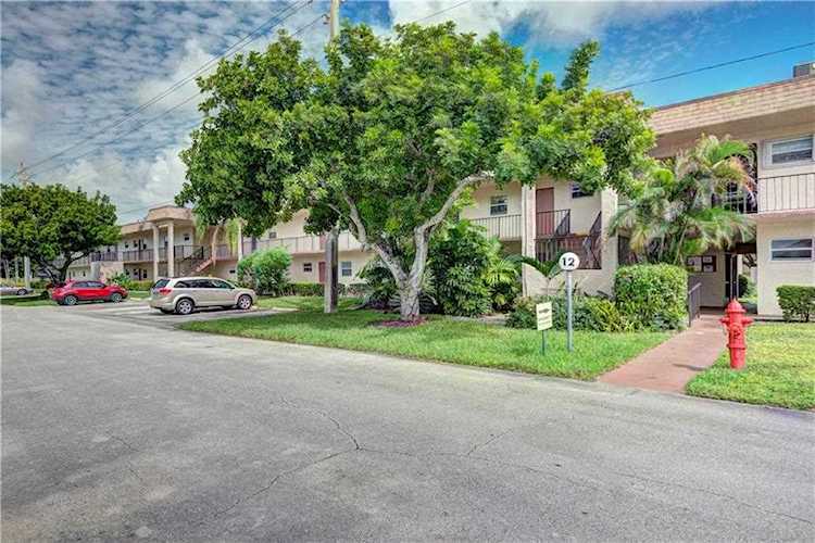 770 Lori Dr #250 Palm Springs, FL 33461