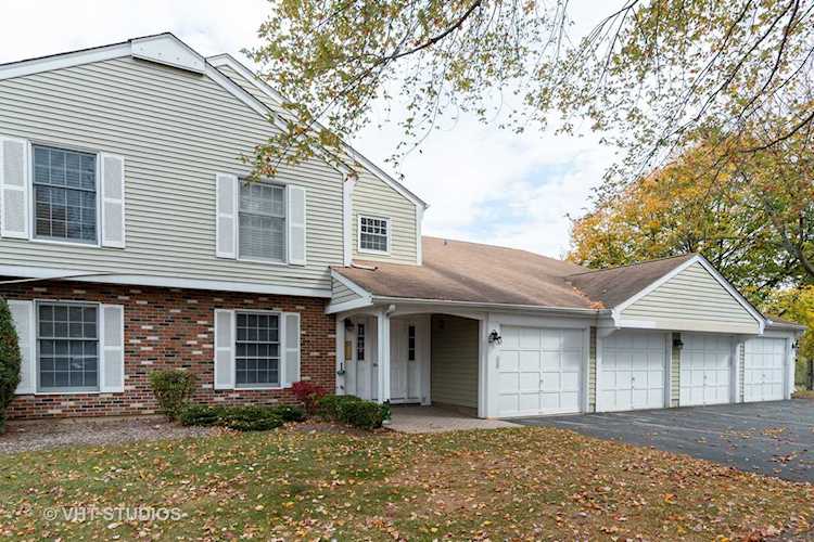 27 Exeter Ct #101B Naperville, IL 60565