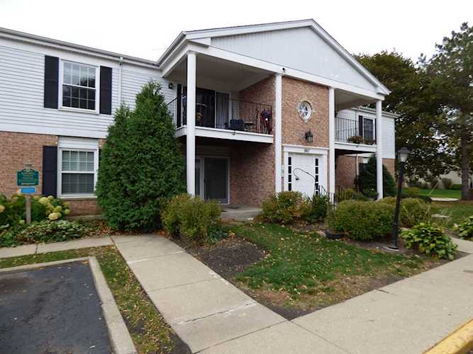 987 Golf Course Rd #1 Crystal Lake, IL 60014