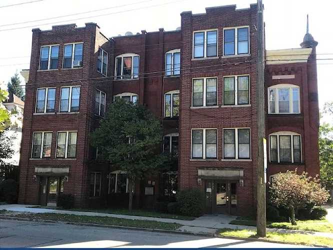429 E Chicago St #M Elgin, IL 60120