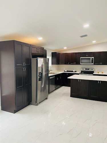 3258 2Nd Avenue Palm Springs, FL 33461