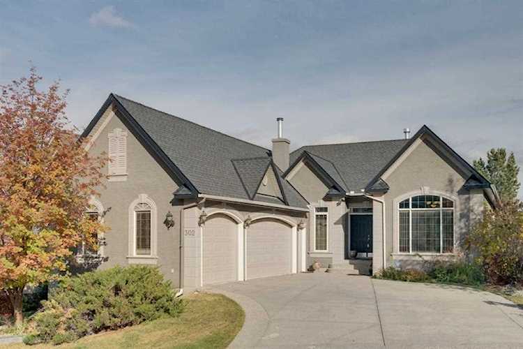 302 Patterson Blvd SW Calgary, AB T3H 3K1