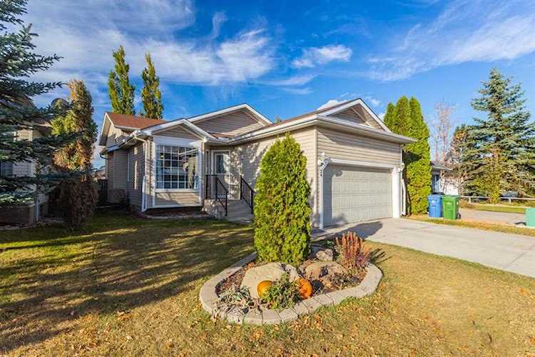 24 Douglas Ridge Close SE Calgary, AB T2Z 2M2