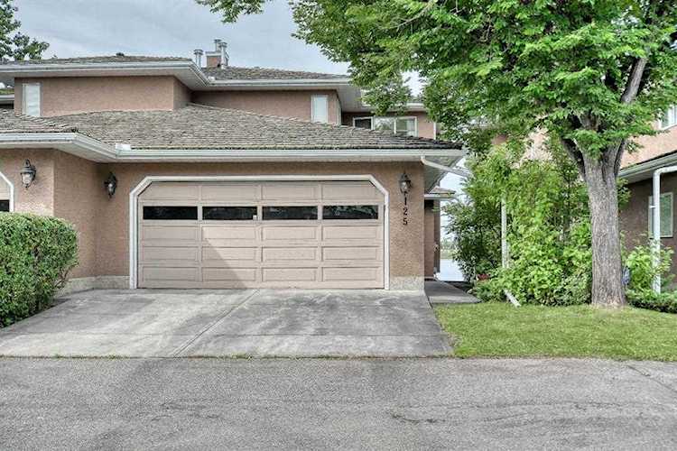 125 East Chestermere Dr Chestermere, AB T1X 1A1