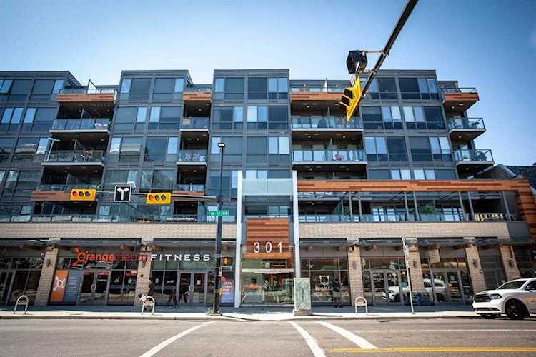 301 10 St NW #611 Calgary, AB T2N 1V5