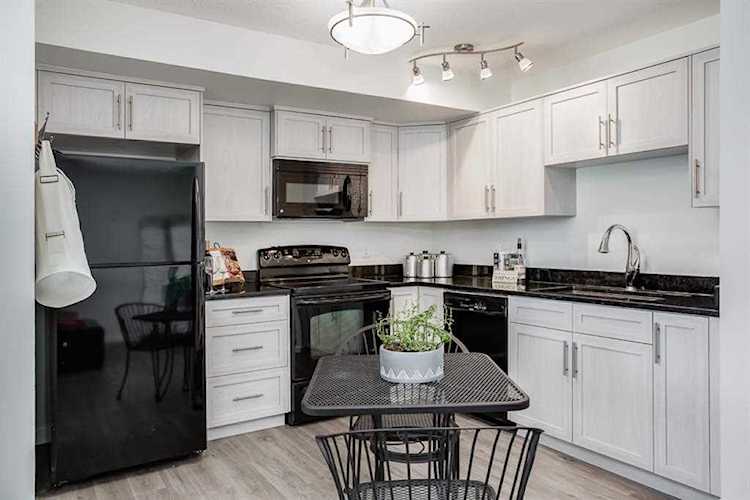 2781 Chinook Winds Dr SW #13107 Airdrie, AB T4B 3S5