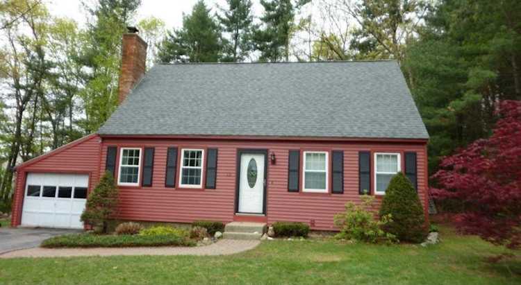 13 Teak Dr Nashua, NH 03062