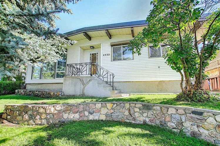 4432 Charleswood Dr NW Calgary, AB T2L 2E4