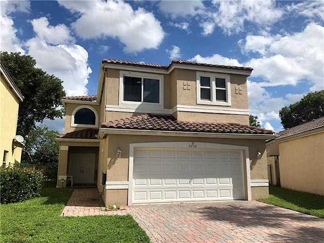 6252 NW 36th Ave Coconut Creek, FL 33073
