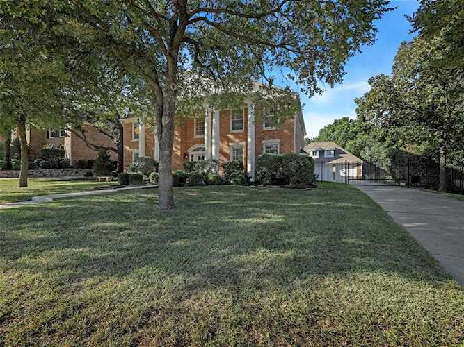 145 W Chapel Downs Drive Southlake, TX 76092