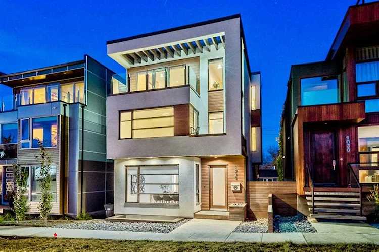 1034 Bellevue Ave SE Calgary, AB T2G 4L1