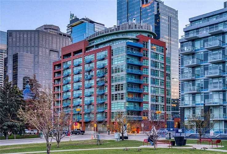 205 Riverfront Ave SW #304 Calgary, AB T2P 5K4