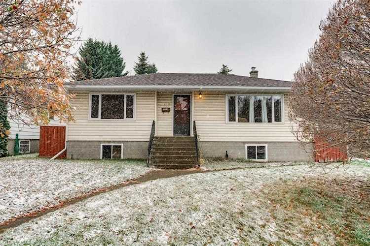 2423 21 St NW Calgary, AB T2M 3W3