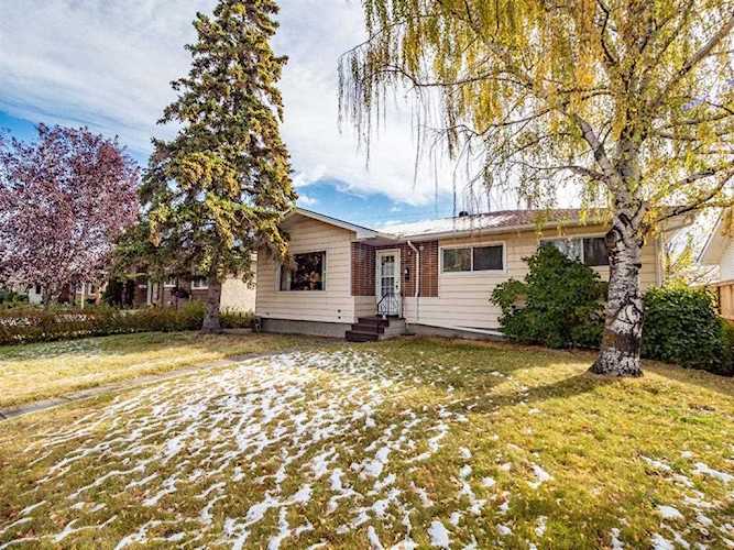 4740 Nipawin Crescent NW Calgary, AB T2K 2H9