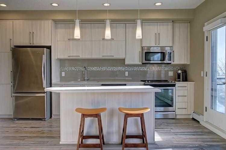 93 34 Ave SW #409 Calgary, AB T2S 3B5