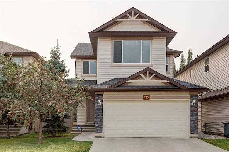 195 Everoak Green SW Calgary, AB T2Y 0J5