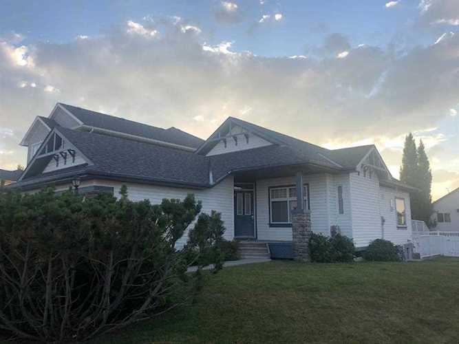 1 Cimarron Park Bay Okotoks, AB T1S 2E6