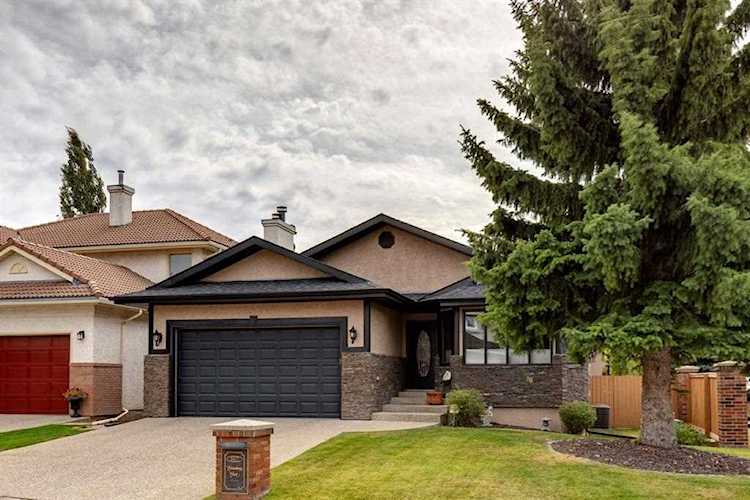 147 Canterbury Ct SW Calgary, AB T2W 6C1