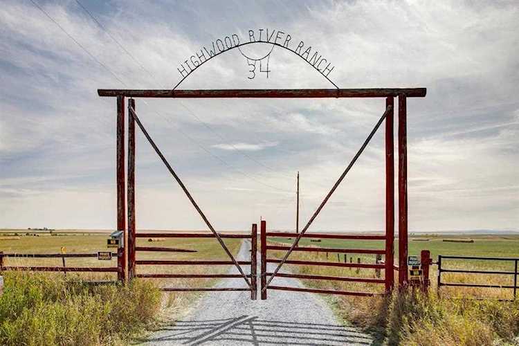 32061 562 Ave W Rural Foothills County, AB T0L 1H0
