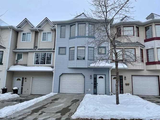 97 Patina Rise SW Calgary, AB T3H 3R5