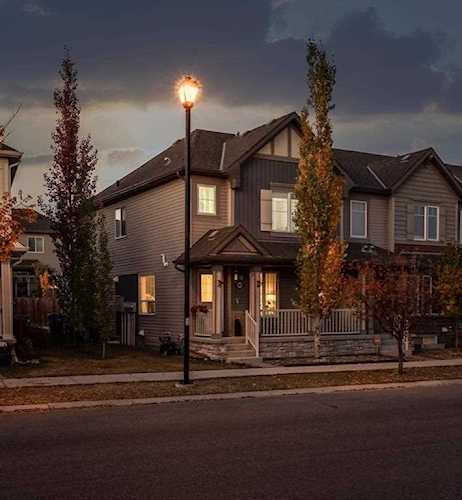 944 Windsong Dr SW Airdrie, AB T4B 0p3